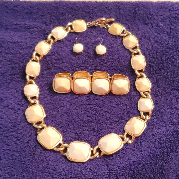 Banana Republic Jewelry Set - Picture 1 of 4